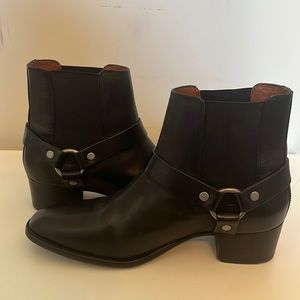 Frye western inspired black boot - size 7.5
